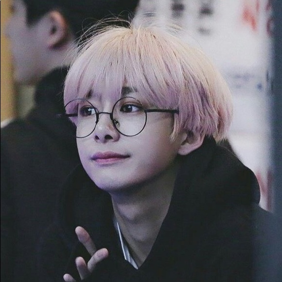 Meet your Posher, Alexandra - Picture 1 of 1